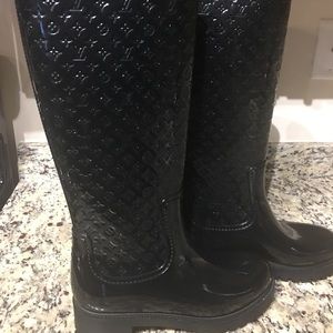 Authentic Louis Vuitton rain boots. Like new.